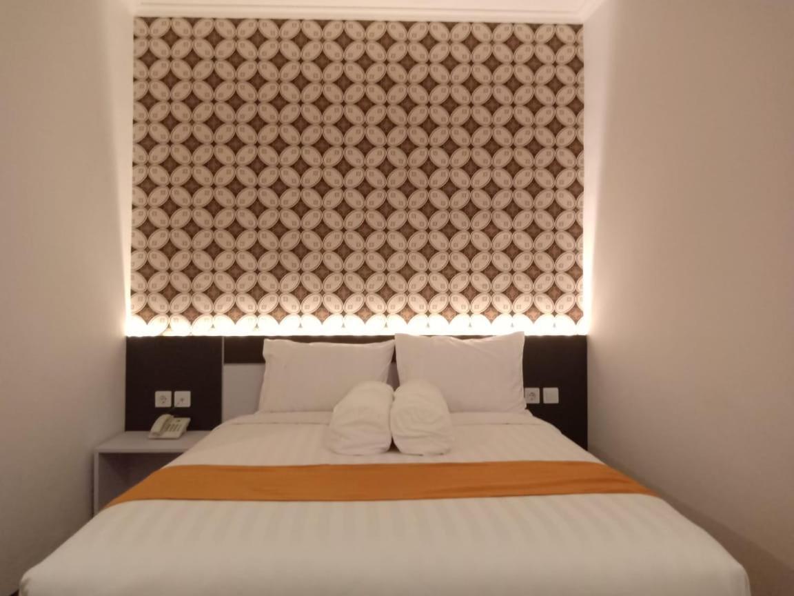 Front One Boutique Tugu Muda Semarang Hotel Екстериор снимка