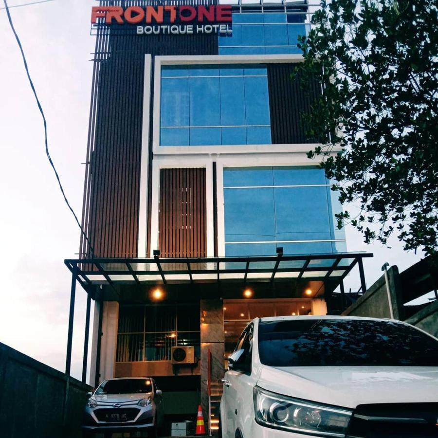 Front One Boutique Tugu Muda Semarang Hotel Екстериор снимка