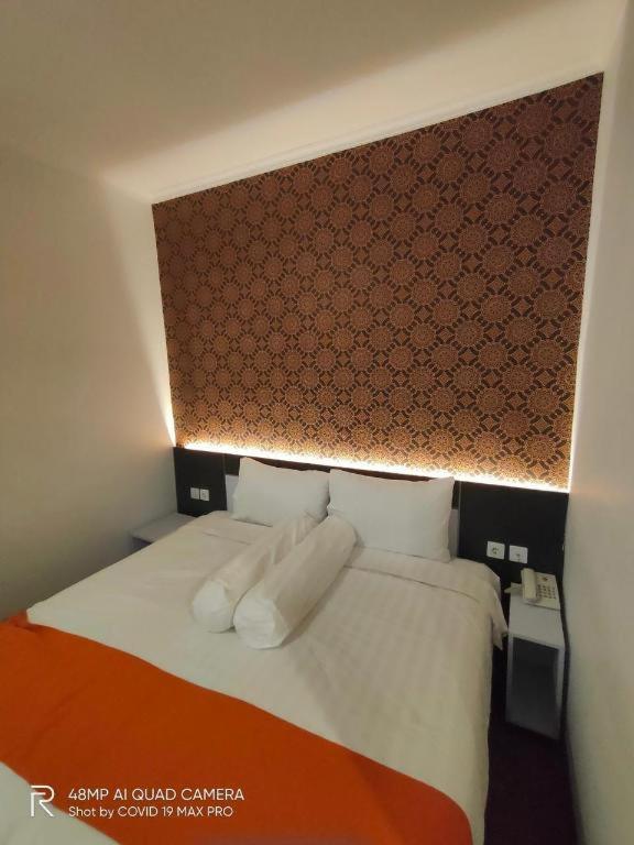 Front One Boutique Tugu Muda Semarang Hotel Екстериор снимка
