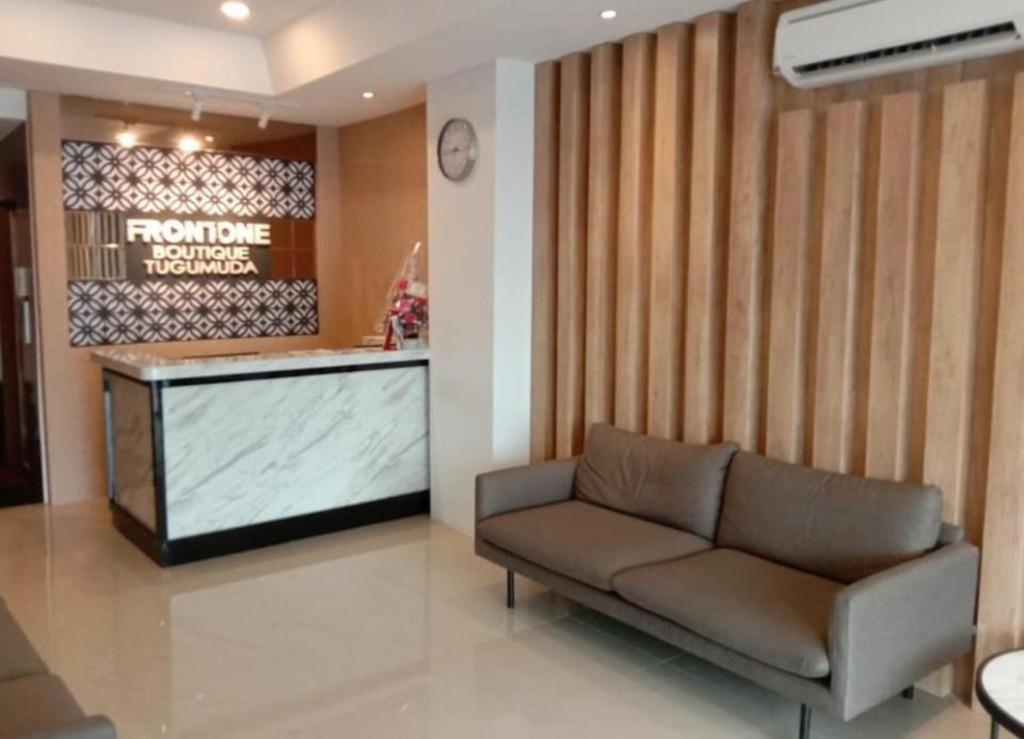 Front One Boutique Tugu Muda Semarang Hotel Екстериор снимка